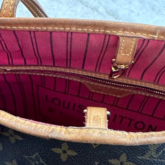 Louis Vuitton Monogram Limited Edition Neverfull MM Bay Chain - Picture 10 of 16